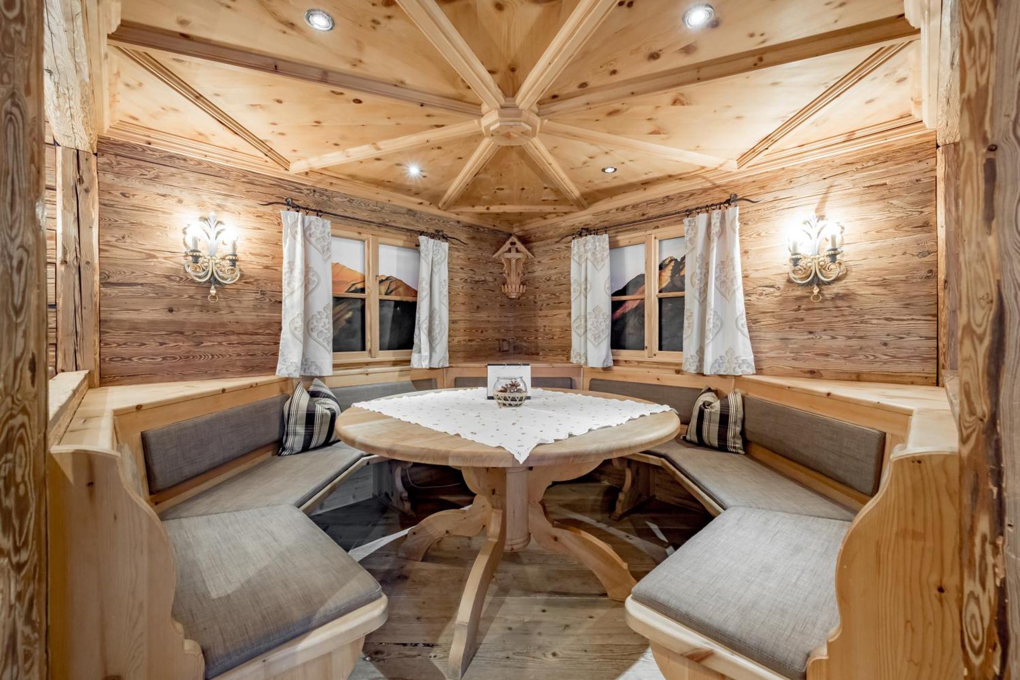 Tilia Living - B&B Mit Dem Komfort Eines Kleinen, Feinen Hotels Ried im Oberinntal Luaran gambar