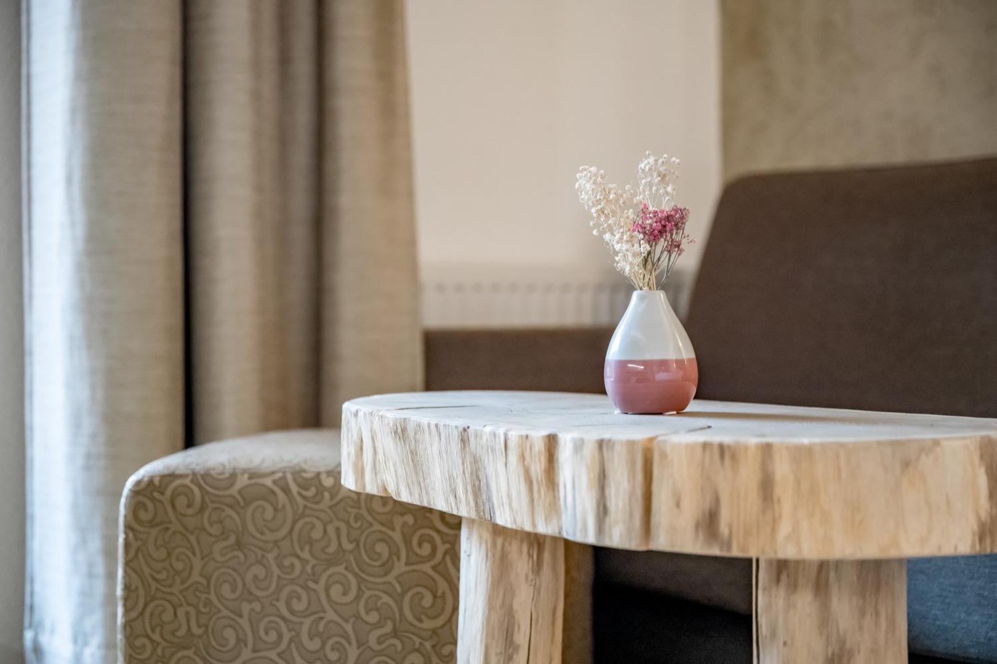 Tilia Living - B&B Mit Dem Komfort Eines Kleinen, Feinen Hotels Ried im Oberinntal Luaran gambar